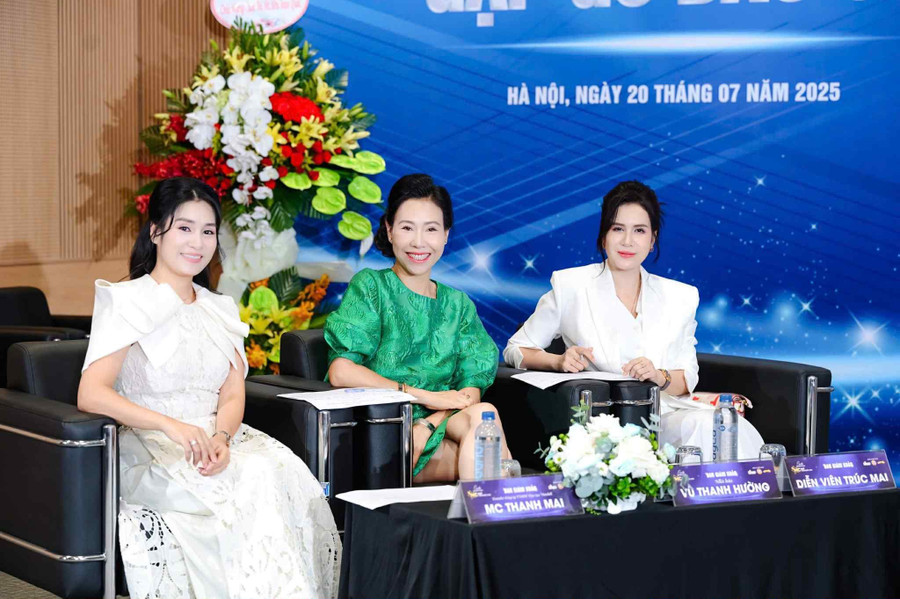Hội đồng Ban giám khảo vòng tuyển chọn là những MC, nhà báo uy tín. mc-nhi-2.jpg