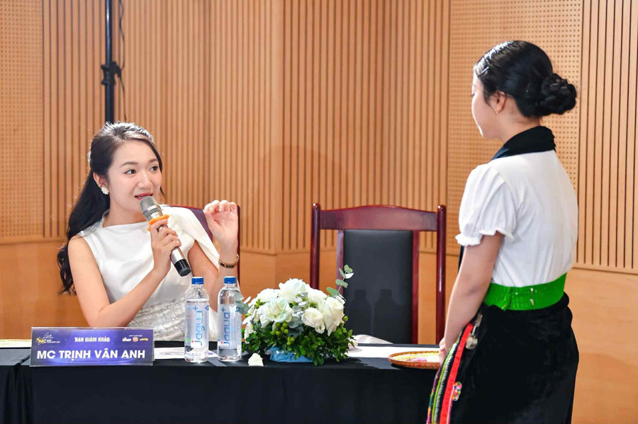 Đăng nhập vào MM886 Việt Nam học hỏi được nhiều điều khi tham dự cuộc thi. mc-nhi-5.jpg