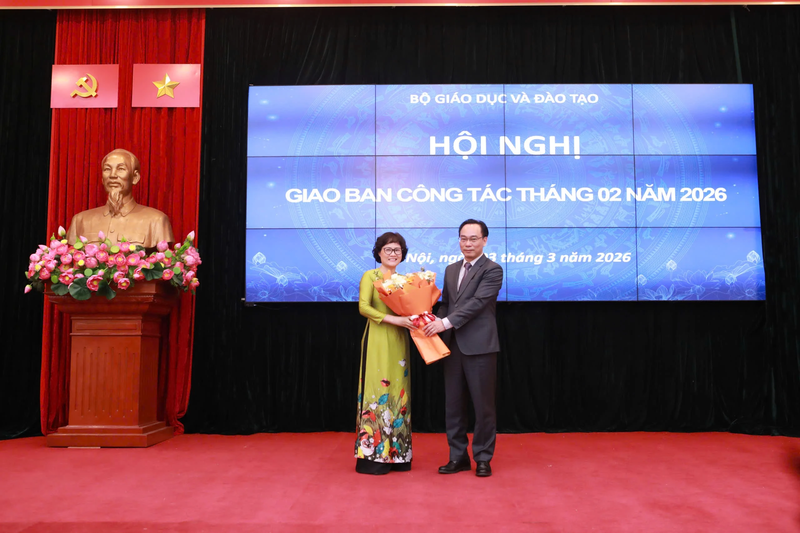 giao-ban-2.jpg