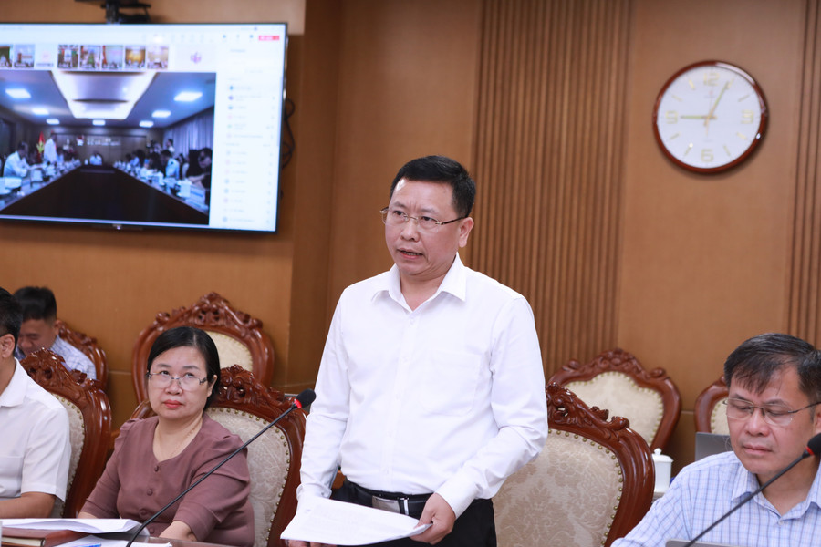 Ông Trần Văn Đạt nêu quan điểm về những điểm mới của dự thảo. 2.jpg
