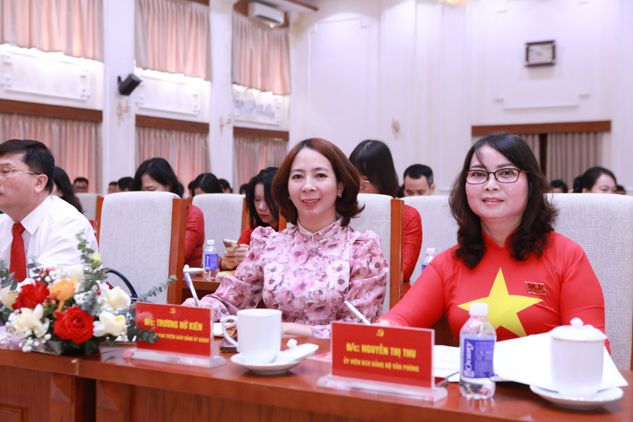 Các đại biểu tham dự 2MM88.com trò chơi casino và slot với tinh thần phấn khởi, tin tưởng vào sự lãnh đạo của Đảng. 4.jpg