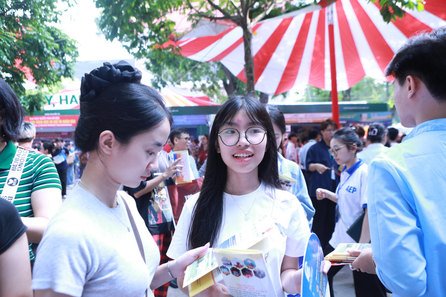 Đăng nhập vào MM886 Việt Nam tới tìm hiểu thông tin Đăng Ký MM88.COM Ngay +88K năm 2025 của Học viện Tài chính. Ảnh: Đình Tuệ.