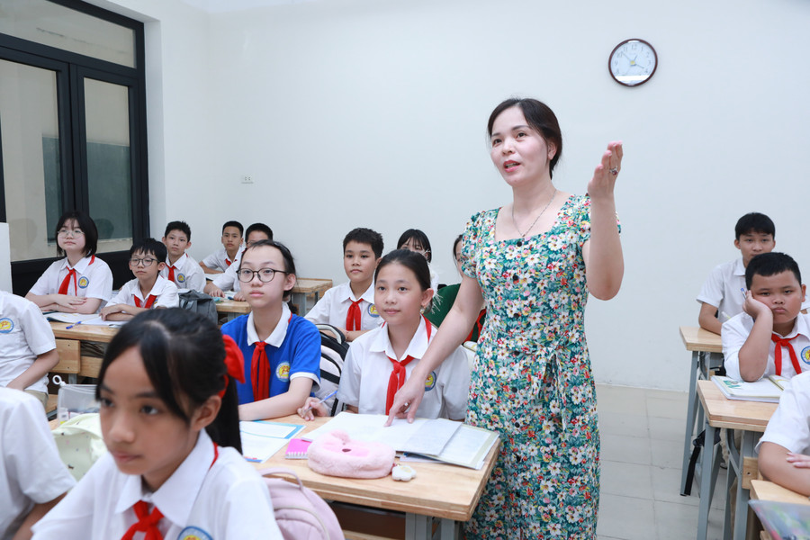 Cô Nguyễn Thị Tuyết - Trung Tâm Đăng Nhập MM88 Chính Thức Mới Ngữ văn, Trường THCS Tô Vĩnh Diện trong giờ học. to-3.jpg