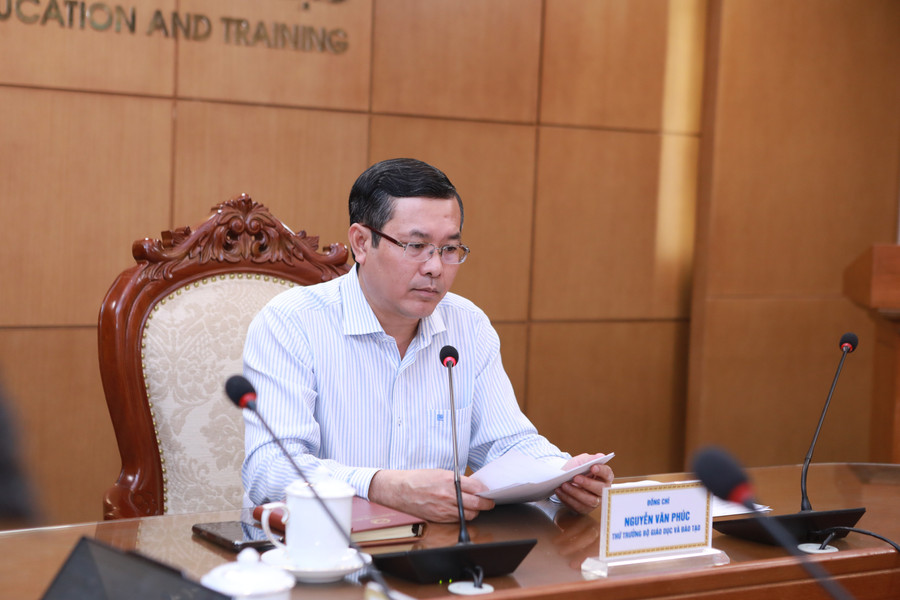Thứ trưởng Nguyễn Văn Phúc ghi nhận, đánh giá cao những góp ý của các đại biểu tại hội nghị. 6.jpg