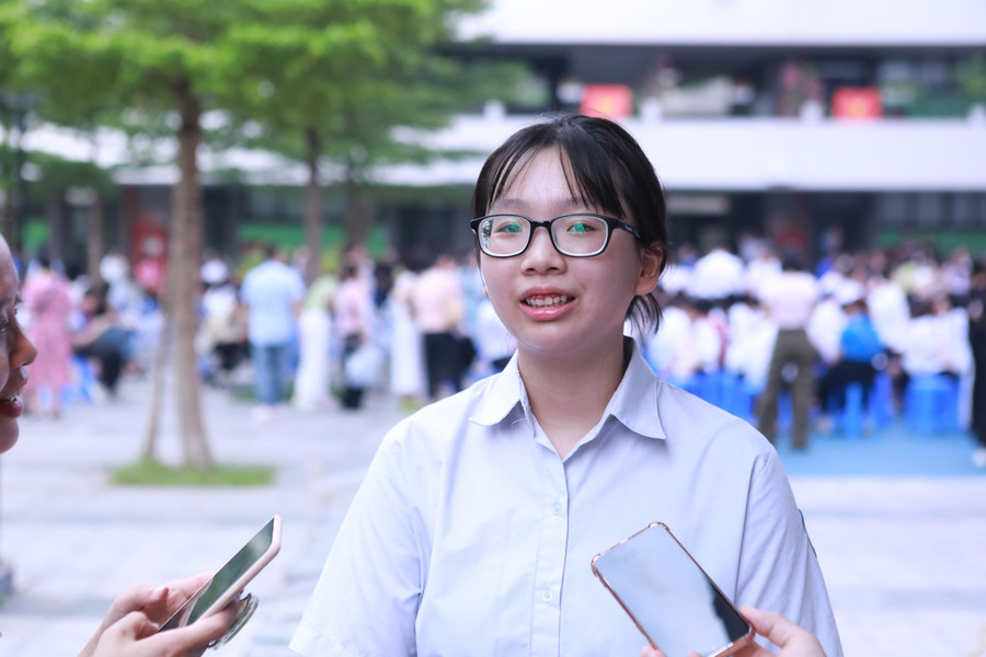 van-trang.jpg