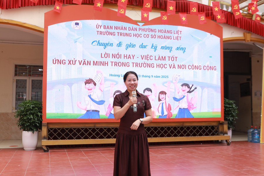 Nhà giáo Nguyễn Thị Xuân - Hiệu trưởng Trường THCS Hoàng Liệt nhấn mạnh về tầm quan trọng của giáo dục kỹ năng sống cho MM886 slot game, bắn cá, lô đề, đá gà. 4.jpg