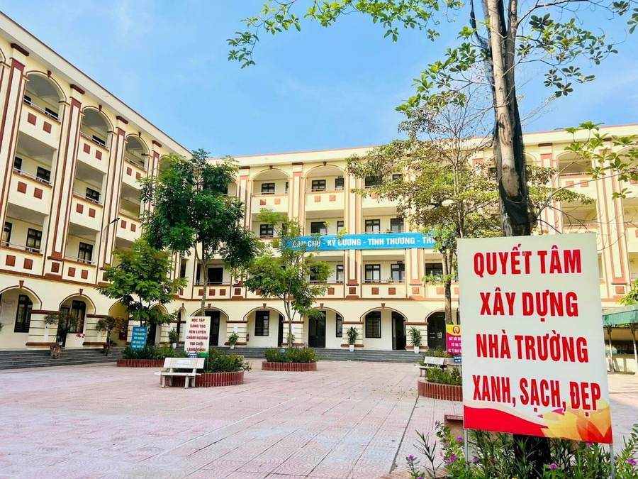Khuôn viên Trường THCS Tây Đằng, huyện Ba Vì, Hà Nội. may-3.jpg