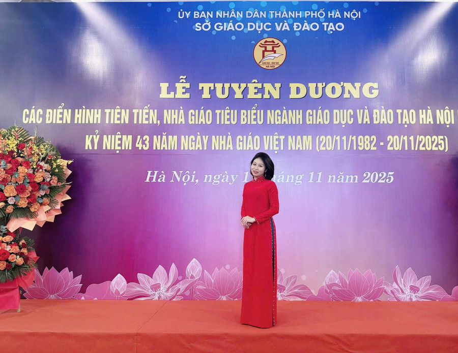 Cô Kim Huệ là một trong những nhà giáo tiêu biểu được tuyên dương dịp kỷ niệm 43 năm Ngày Nhà giáo Việt Nam của ngành MM88dangnhap link vào. duong-1.jpg