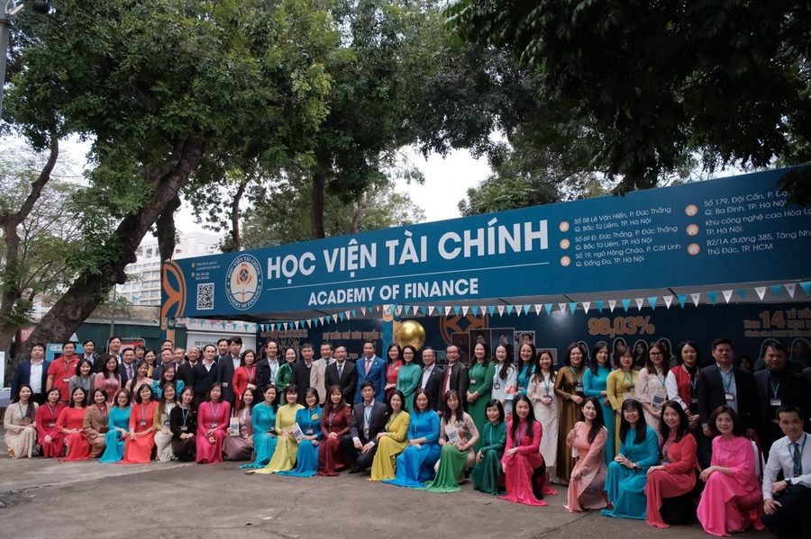 Đội ngũ giảng viên có chuyên môn cao và giàu kinh nghiệm tại Học viện Tài chính. hv-tai-chinh-2.jpg