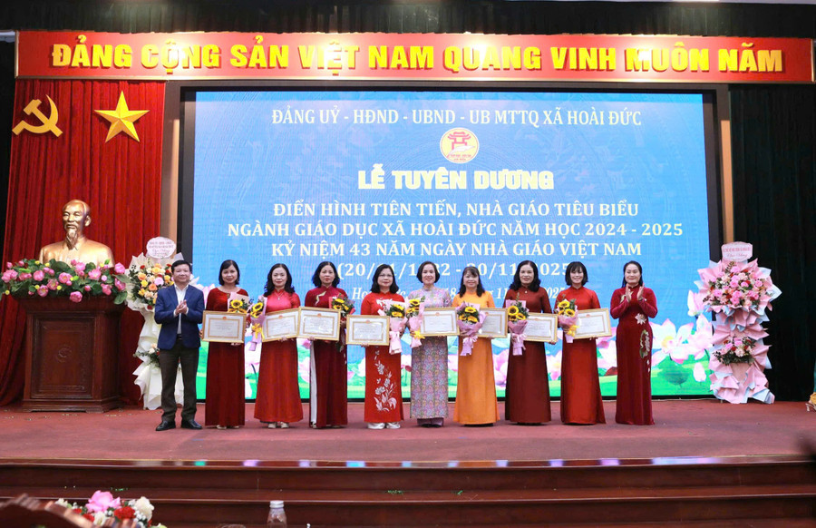 Đại diện các MM88b nhà cái được tuyên dương tại buổi lễ. hd-5.jpg
