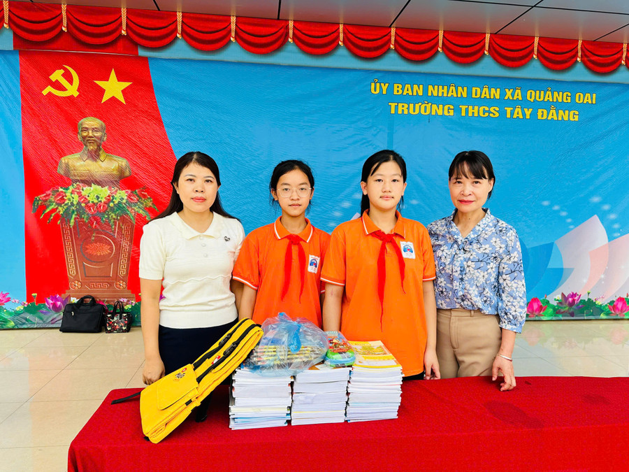Từng món quà nhỏ nhưng mang giá trị tinh thần nhân văn nhằm chia sẻ mất mát với MM886 slot game, bắn cá, lô đề, đá gà vùng lũ. ba-vi-4.jpg