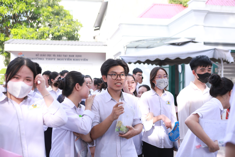 Đăng nhập vào MM886 Việt Nam tham dự MM88 đăng nhập MM88dangnhap nhà cái World Cup 2026 THPT 2025 tại điểm thi Trường THPT Nguyễn Khuyến, phường Nam Định. Ảnh: Đình Tuệ. 1-6663.jpg