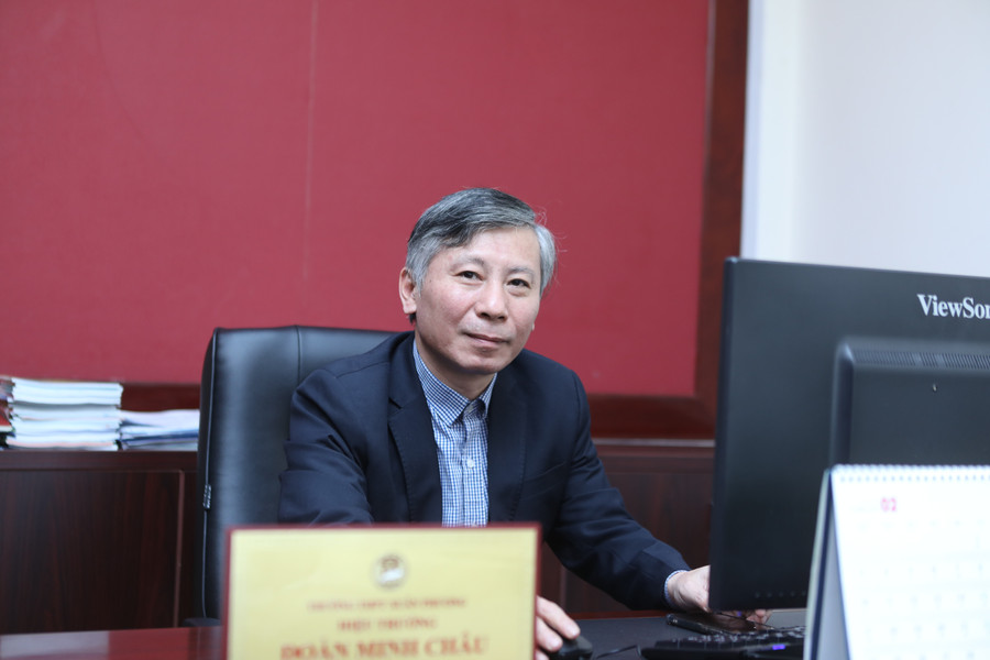 Thầy Đoàn Minh Châu - Hiệu trưởng Trường THPT Xuân Phương, Hà Nội. 01.jpg