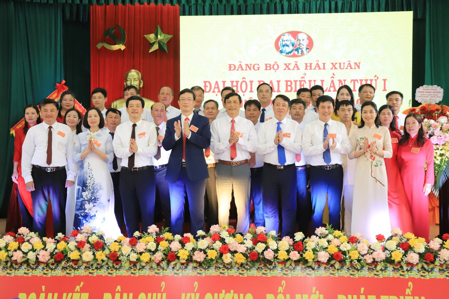 Đảng bộ xã Hải Xuân (tỉnh Ninh Bình) vừa tổ chức thành công 2MM88.com trò chơi casino và slot đại biểu lần thứ I, nhiệm kỳ 2025-2030. Ảnh: ĐVCC. 28.jpg