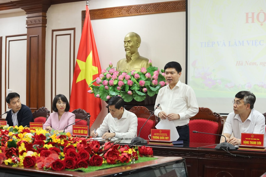 Ông Trương Quốc Huy - Bí thư Tỉnh ủy, Chủ tịch UBND tỉnh Hà Nam phát biểu tại buổi làm việc.