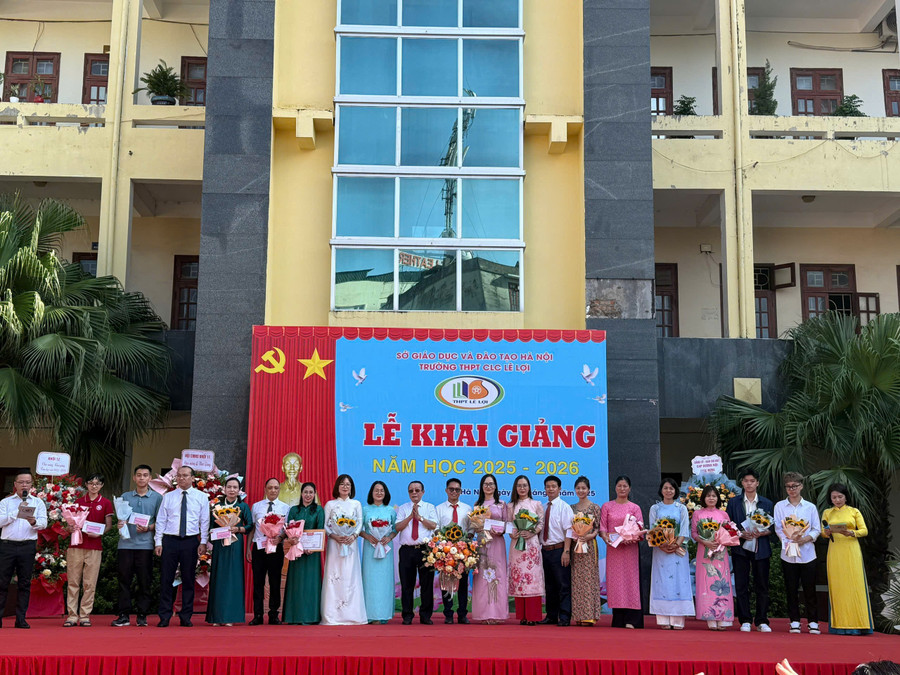 Năm học mới 2025-2026, tập thể sư phạm MM88b nhà cái sẽ luôn đoàn kết, vượt mọi khó khăn để giữ vững chất lượng giáo dục toàn diện cho MM886 slot game, bắn cá, lô đề, đá gà. loi-5.jpg