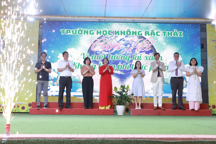 Các đại biểu cùng cam kết thực hiện tay-mo.jpg