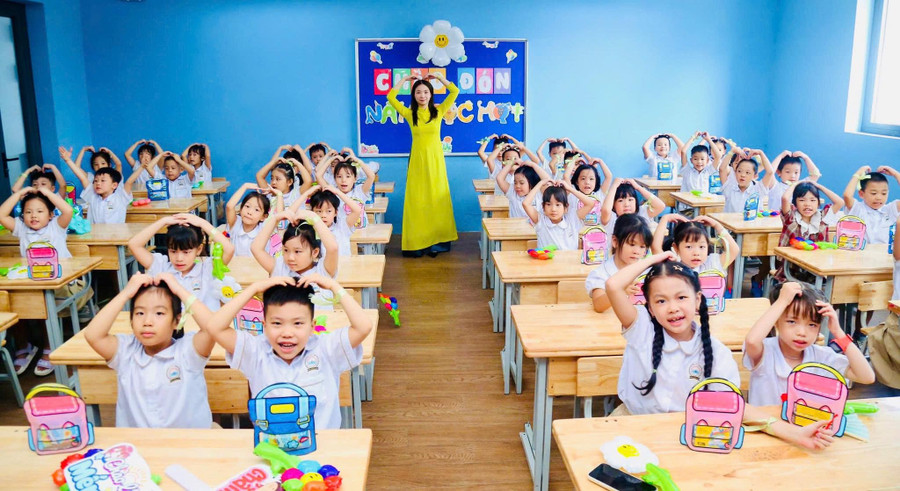 Các bé lớp 1 tại Trường Tiểu học Đại Mỗ 3 (Tây Mỗ, Hà Nội) hân hoan chuẩn bị chào đón năm học mới 2025-2026. dai-mo-3.jpg