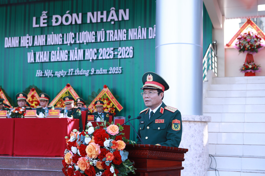 Đại tướng Nguyễn Tân Cương - Tổng Tham mưu trưởng QĐND Việt Nam, Thứ trưởng Bộ Quốc phòng dự và phát biểu tại buổi lễ. Ảnh: Đình Tuệ.