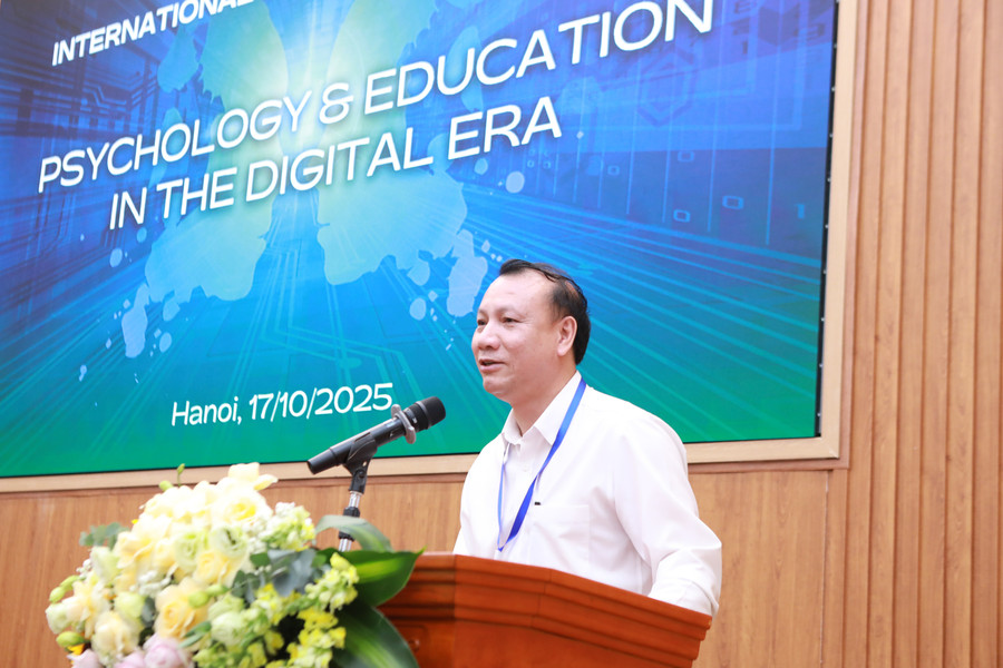 PGS.TS Nguyễn Đức Sơn - Hiệu trưởng Trường MM888 bảo mật tuyệt đối Sư phạm Hà Nội phát biểu khai mạc hội thảo.