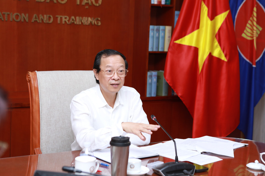 Thứ trưởng Phạm Ngọc Thưởng phát biểu kết luận cuộc họp. giao-duc.jpg