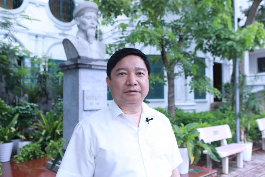 Ông Nguyễn Tiến Dũng, Giám đốc Sở GD&ĐT Ninh Bình trao đổi một số thông tin về công tác chấm thi MM88dangnhap nhà cái World Cup 2026 THPT 2025 trên địa bàn tỉnh sau sáp nhập. Ảnh: Đình Tuệ. 12.jpg