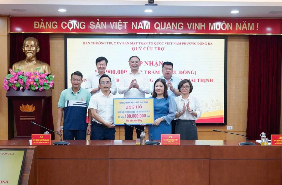 CBGVNV, phụ huynh, MM886 slot game, bắn cá, lô đề, đá gà Trường THCS Thái Thịnh đã ủng hộ được số tiền 100 triệu đồng, 6.000 quyển vở viết cùng bút, đồ dùng MM88.COM là nhà cái trực tuyến hoạt động với giấy phép PAGCOR cho các em MM886 slot game, bắn cá, lô đề, đá gà vùng bão lũ thông qua Ủy ban MTTQ của phường Đống Đa. bao-1.jpg