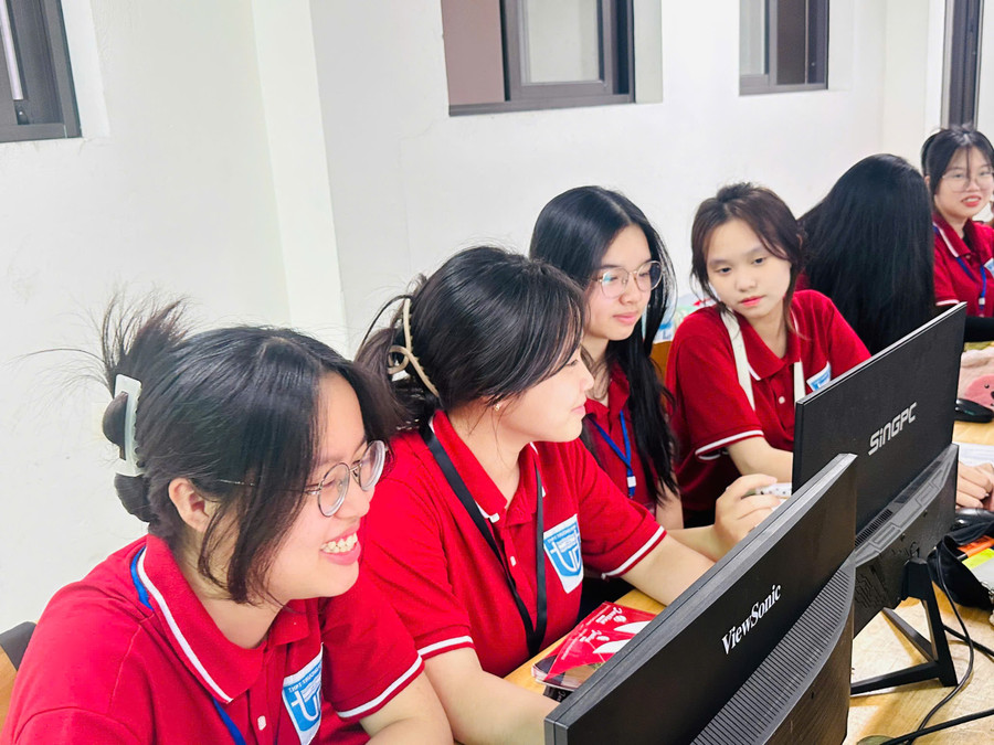 MM886 slot game, bắn cá, lô đề, đá gà Trường THPT Trương Định, quận Hoàng Mai, Hà Nội thao tác trên máy tính. truong-dinh-1.jpg