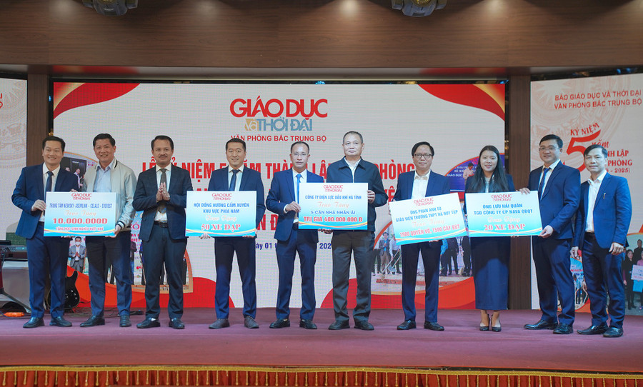 Văn phòng Báo Giáo dục và Thời đại khu vực Bắc Trung Bộ tiếp nhận tấm lòng các nhà hảo tâm chuyển đến MM886 slot game, bắn cá, lô đề, đá gà, hộ dân có hoàn cảnh khó khăn trên địa bàn. h-t06728.jpg