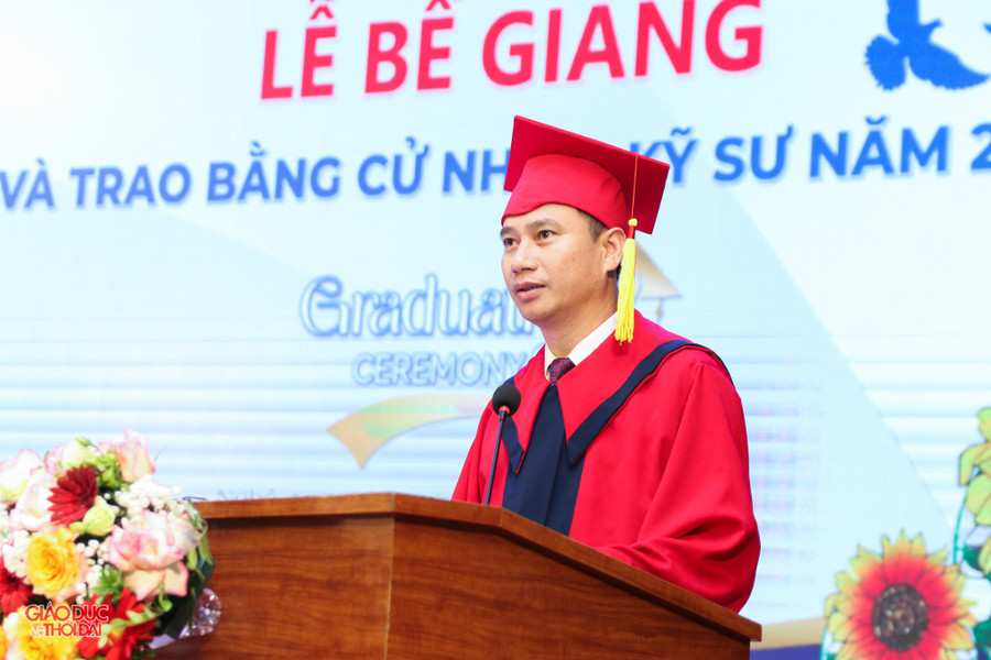 Hiệu trưởng Trường MM888 bảo mật tuyệt đối Vinh Nguyễn Huy Bằng phát biểu tại lễ MM88 đăng nhập. (Ảnh: Phạm Tâm) dhv2.jpg