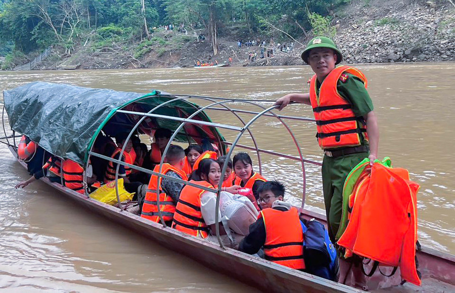 hoc-sinh-khai-giang-3.jpg