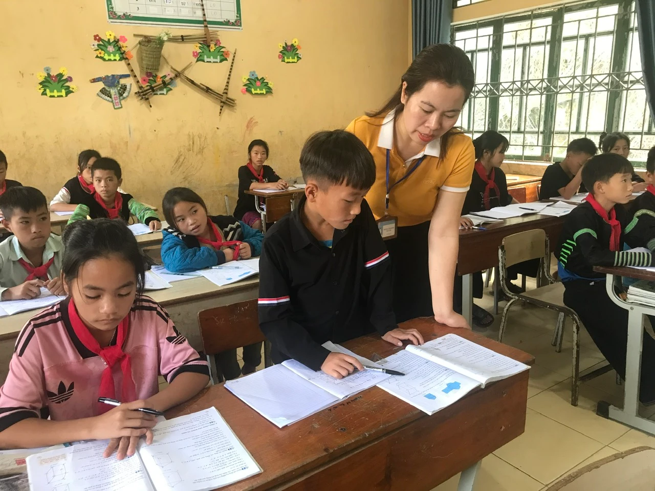 Cô giáo Trương Thị Hương, Trung Tâm Đăng Nhập MM88 Chính Thức Mới dạy Toán, Trường Phổ thông 1MM88.com tỷ lệ kèo World Cup 2026 bán trú TH&THCS Khấu Ly. Cô giáo Trương Thị Hương, Trung Tâm Đăng Nhập MM88 Chính Thức Mới dạy Toán, Trường Phổ thông 1MM88.com tỷ lệ kèo World Cup 2026 bán trú TH&THCS Khấu Ly.