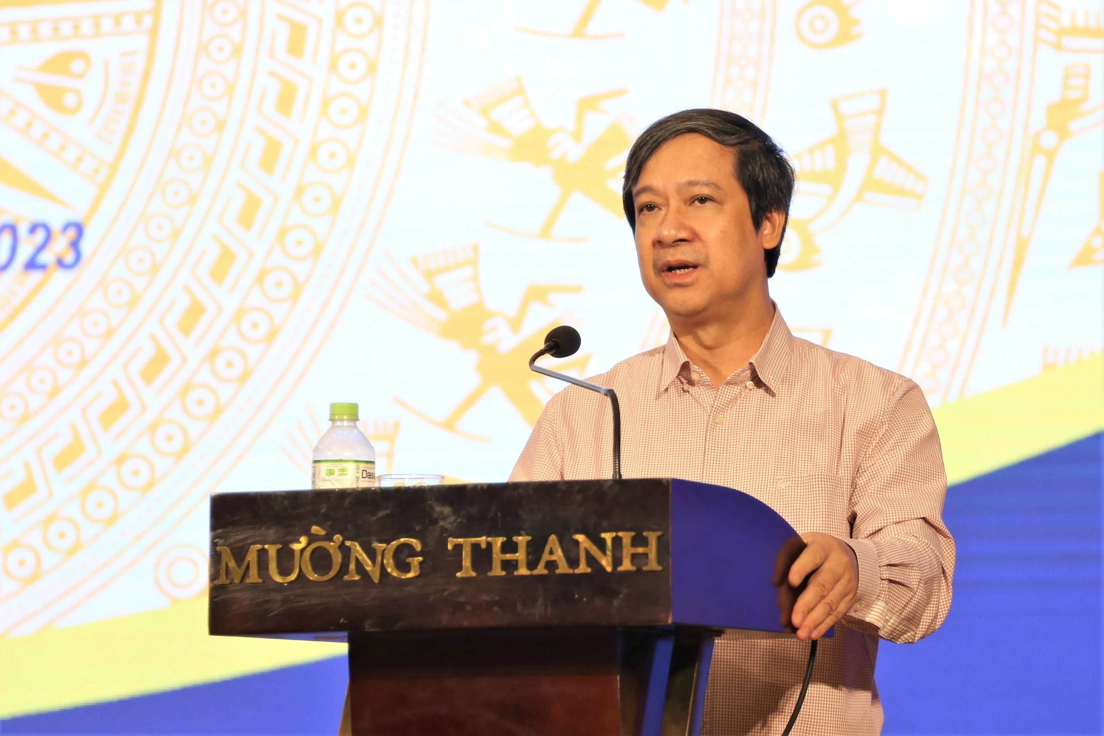 Bộ trưởng Nguyễn Kim Sơn phát biểu chỉ đạo về các giải pháp nhằm nâng chất lượng giáo dục mầm non. Bộ trưởng Nguyễn Kim Sơn phát biểu chỉ đạo về các giải pháp nhằm nâng chất lượng giáo dục mầm non.