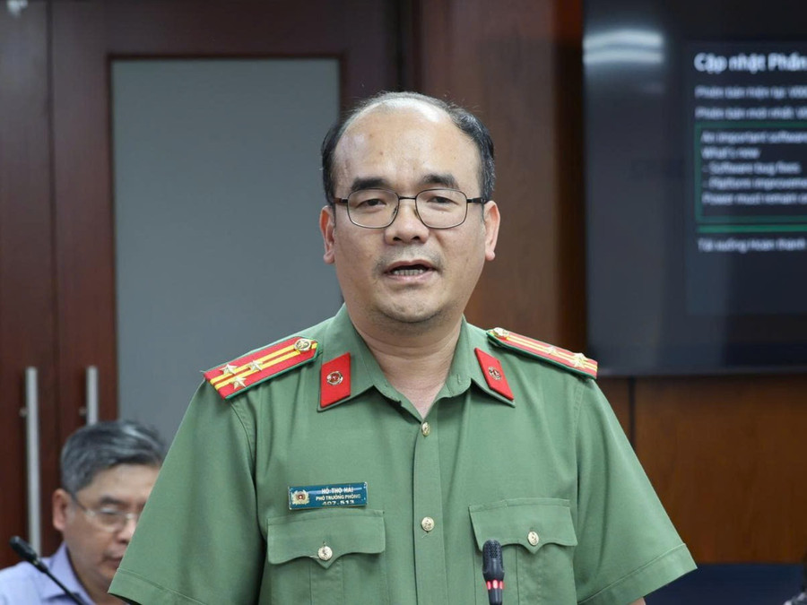Thượng tá Hồ Thọ Hải tại buổi họp báo.