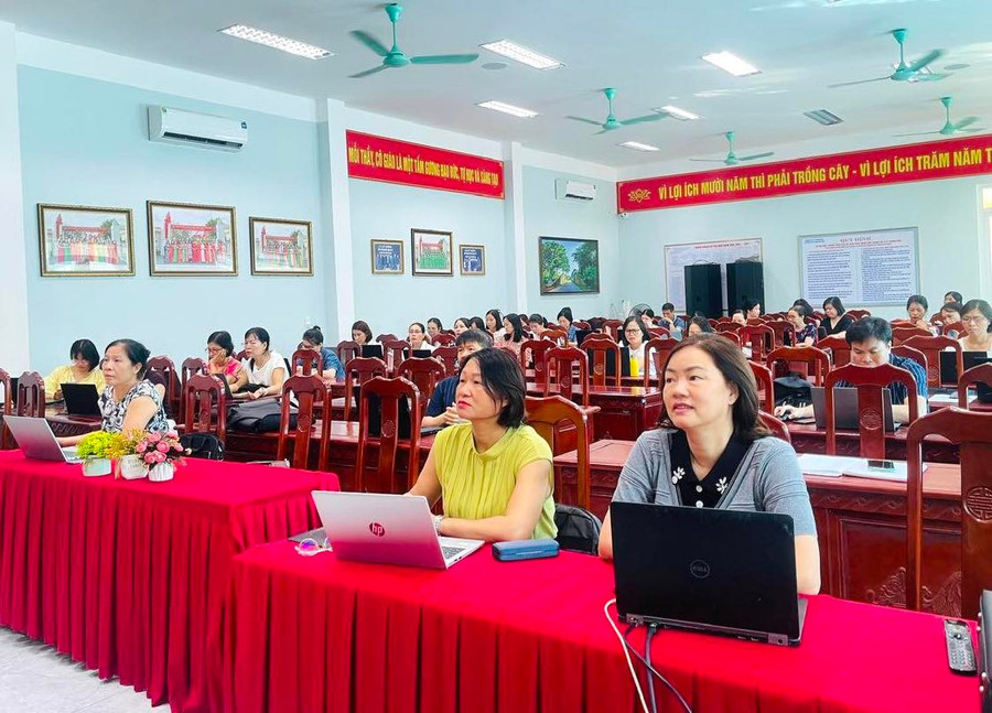 Cán bộ, Trung Tâm Đăng Nhập MM88 Chính Thức Mới dự tập huấn trực tuyến tại điểm cầu Trường THCS Lương Thế Vinh (phường Trần Hưng Đạo). diem-cau-truong-luong-the-vinh.jpg
