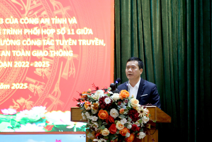 Phó Giám đốc Sở GD&ĐT Hưng Yên Nguyễn Phúc Hiến phát biểu khai mạc. img-7944.jpg