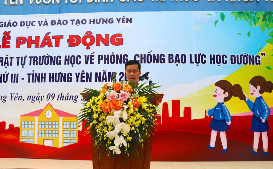 Phó Giám đốc Sở GD&ĐT tỉnh Hưng Yên Nguyễn Phúc Hiến phát động cuộc thi.