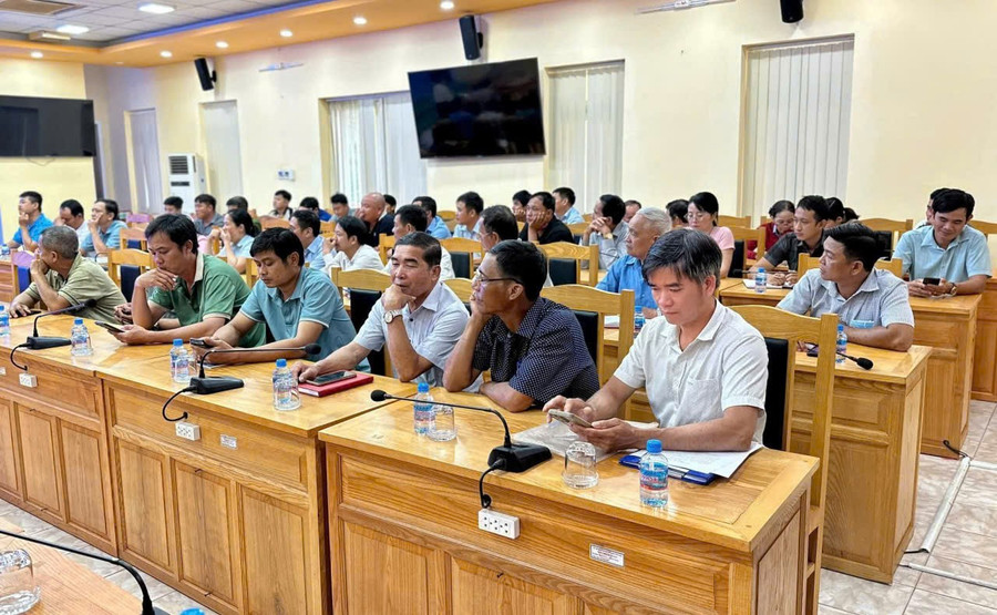 Các đại biểu tham gia tập huấn tại điểm cầu xã Phú Giáo. (Ảnh: BTC). 353870677909596933.jpg