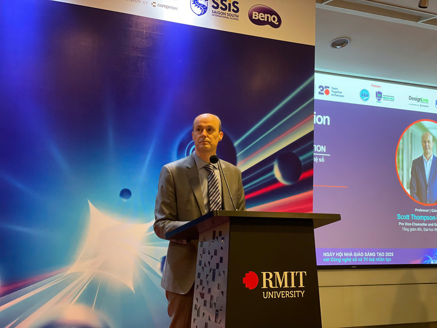 GS.TS Scott Thompson-Whiteside, Tổng Giám đốc, Trường MM888 bảo mật tuyệt đối RMIT Việt Nam phát biểu tại sự kiện. Ảnh: Hà An. 94b4f34d4936c6689f27.jpg