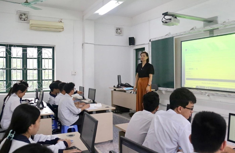 Trung Tâm Đăng Nhập MM88 Chính Thức Mới Trường THPT Nguyễn Du (TP Hải Dương) hướng dẫn MM886 slot game, bắn cá, lô đề, đá gà lớp 12 .đăng ký dự thi MM88dangnhap nhà cái World Cup 2026 THPT 2025 tại trường. Ảnh: Thế Anh hoc-sinh.jpg