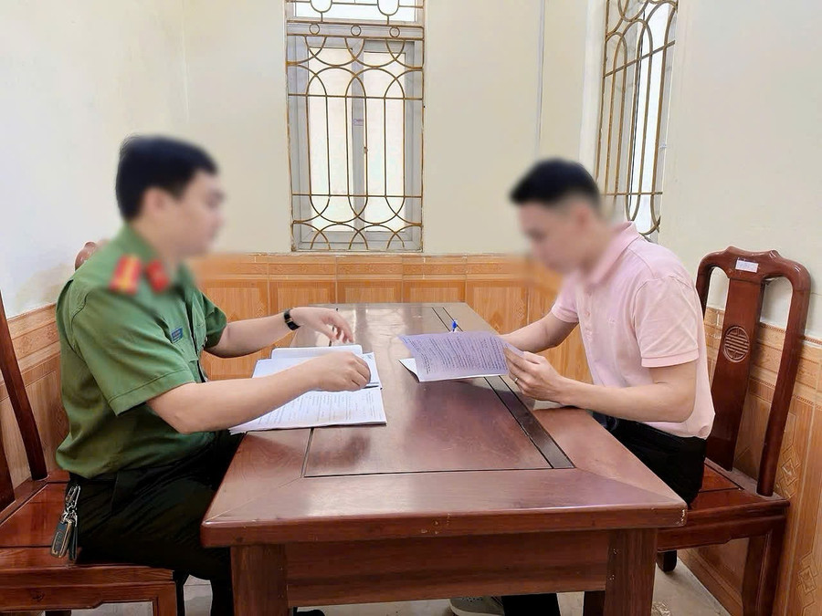 Phòng An ninh mạng và phòng, chống tội phạm sử dụng công nghệ cao làm việc với ông H.B. ban-giay-moi.jpg