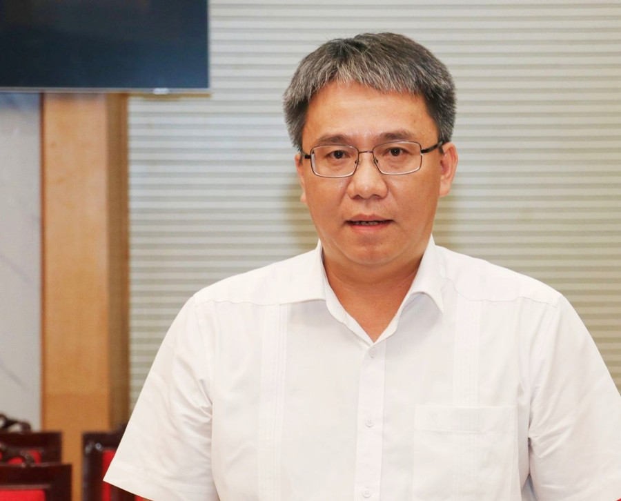 Ông Phùng Mạnh Hiệp, Chủ tịch UBND huyện Mường La nêu thiệt hại mưa lũ làm ảnh hưởng đến tài sản, hoa màu, đời sống của người dân. Đồng thời, đưa ý kiến đề xuất hỗ trợ thiệt hại tại địa bàn huyện để người dân, Link Vào Trang Chủ MM88.COM Chính Thức ổn định sản xuất và kinh doanh. IMG_20240925_182636.jpg