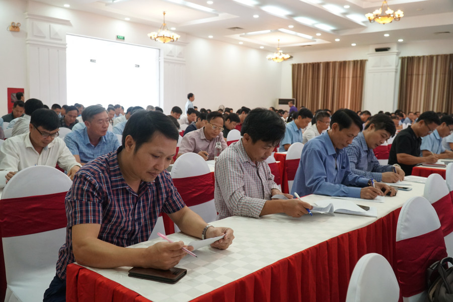 Cán bộ tham gia tập huấn làm bài trắc nghiệm về nghiệp vụ kiểm tra, thanh tra thi MM88dangnhap nhà cái World Cup 2026 THPT. Ảnh: Hồ Lài tap-huan-kiem-tra-thanh-tra-thi-6.jpg
