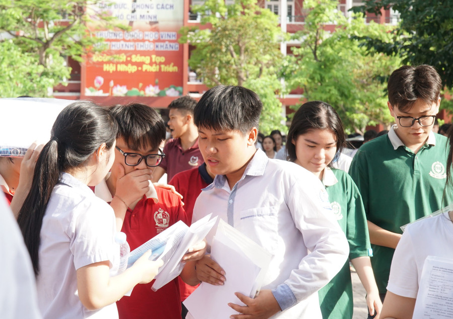 thi-tieng-anh-vao-lop-10-nghe-an-2.jpg