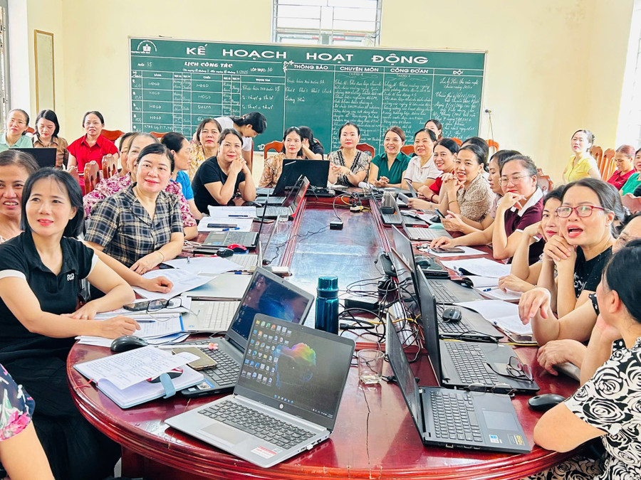 Trung Tâm Đăng Nhập MM88 Chính Thức Mới Trường Tiểu học thị trấn 2 xã Vạn An, Nghệ An tham gia tập huấn dạy học STEM. Ảnh: NTCC tieu-hoc-thi-tran-2-van-an-2.jpg