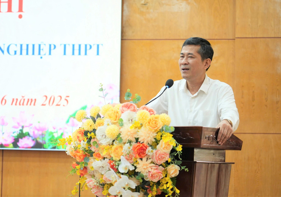 hoi-nghi-trien-khai-thi-tot-nghiep-3.jpg