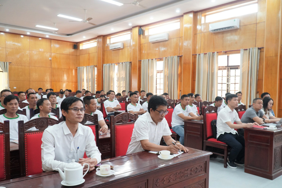 tap-huan-boi-va-phong-tranh-duoi-nuoc-4.jpg