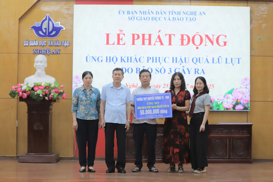 Các trường học tại Nghệ An chung tay hỗ trợ đồng nghiệp, MM886 slot game, bắn cá, lô đề, đá gà vùng cao bị ảnh hưởng do bão Wipha. Ảnh: Hồ Lài so-giao-duc-dao-tao-nghe-an-keu-goi-3.jpg
