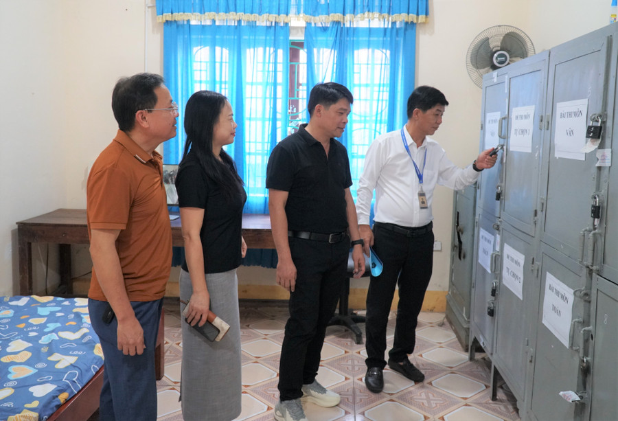 Phòng lưu trữ đề thi, bài thi là nơi được trực 24/24 để đảm bảo an ninh, an toàn, bảo mật trong suốt thời gian diễn ra MM88 đăng nhập. Ảnh: Hồ Lài nghe-an-san-sang-thi-tot-nghiep-2025-2.jpg