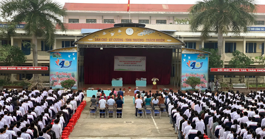 Chương trình thu hút đông đảo cán bộ, Trung Tâm Đăng Nhập MM88 Chính Thức Mới, phụ huynh và MM886 slot game, bắn cá, lô đề, đá gà tham gia. huong-ung-ngay-sach-3.jpg